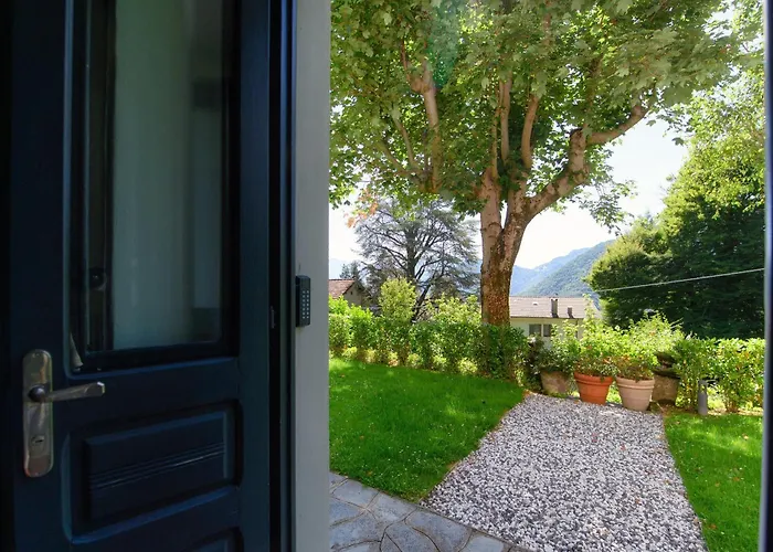 Вилла Casasco - By Myhomeincomo