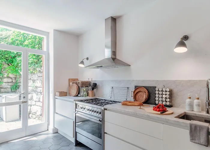 Вилла Casasco - By Myhomeincomo